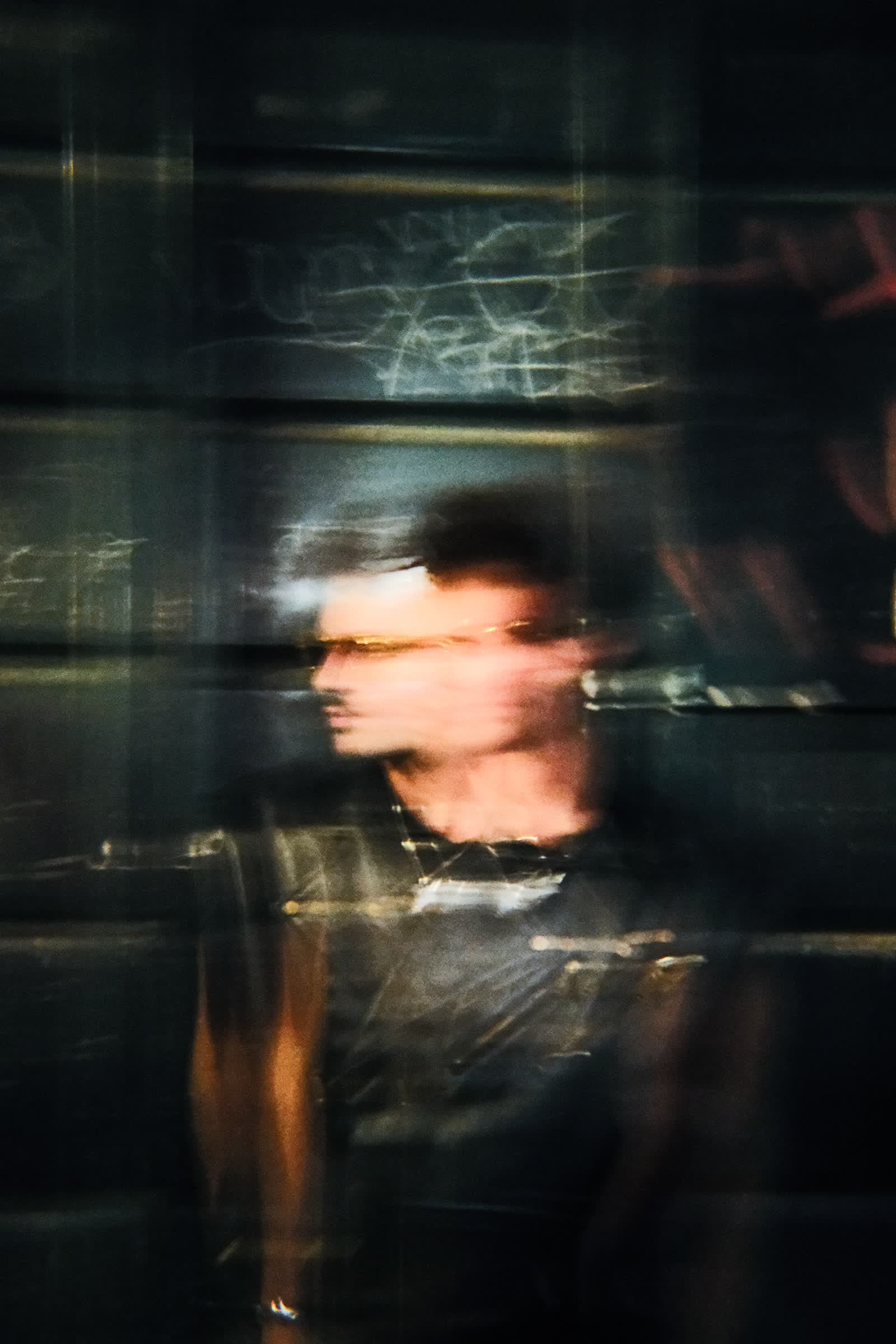 LinoXren. Blur, motion, dark